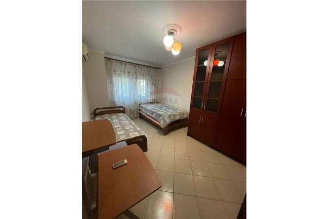 Tirane, jepet me qera apartament 2+1+BLK Kati 2, 100 m² 450 Euro (Bilal Golemi)