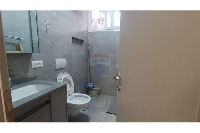 Tirane, jepet me qera garsonier 1+1 Kati 0, 30 m² 390 Euro (Mihal Popi)