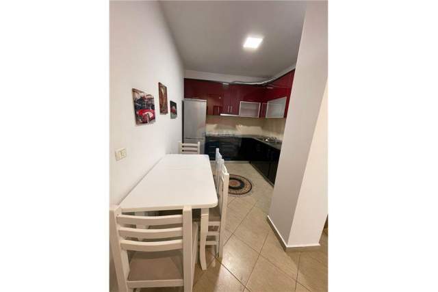 Tirane, jepet me qera apartament 1+1 Kati 4, 60 m² 450 Euro (siri kodra)