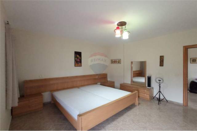 Tirane, jepet me qera apartament 1+1+BLK 80 m² 450 Euro (Sheshi Skenderbej)