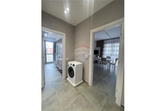 Tirane, jepet me qera apartament 1+1+BLK Kati 11, 70 m² 450 Euro (Rruga Dibres)