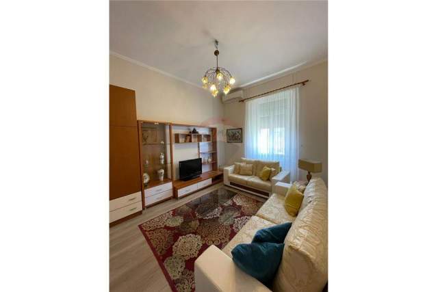 Tirane, jepet me qera apartament 1+1+BLK Kati 2, 80 m² 450 Euro (Rruga Bardhyl)