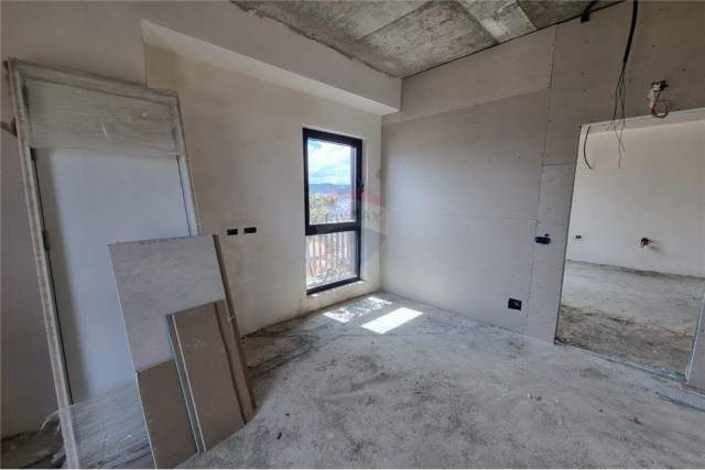 Shqiperi, ofert ambjent biznesi Kati 15, 132 m² 2.500 Euro (Rruga Kavajes)