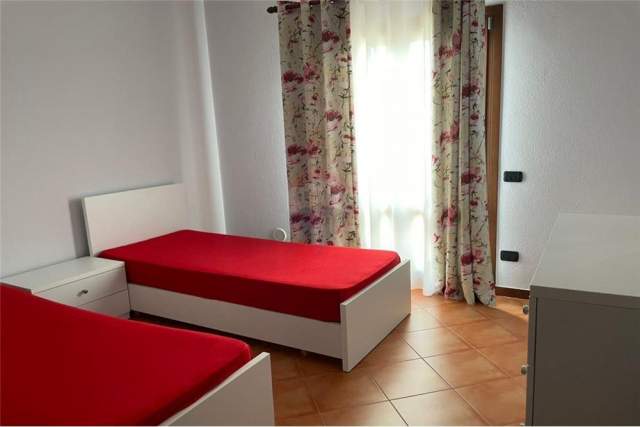 Tirane, jepet me qera apartament 2+1+BLK Kati 3, 95 m² 35.000 Leke (Sauk)