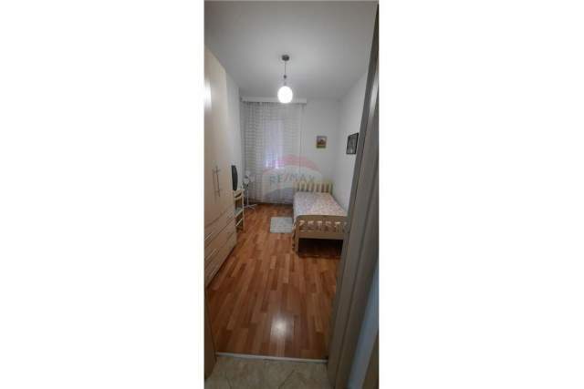 Tirane, jepet me qera apartament 2+1 Kati 7, 80 m² 400 Euro