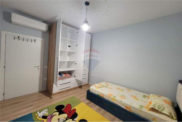 Tirane, jepet me qera apartament 2+1 Kati 6, 93 m² 500 Euro (Rruga Dibres)