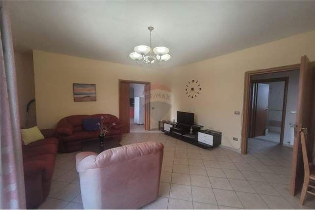 Tirane, jepet me qera apartament 1+1+BLK Kati 5, 84 m² 550 Euro (Sami Frasheri)