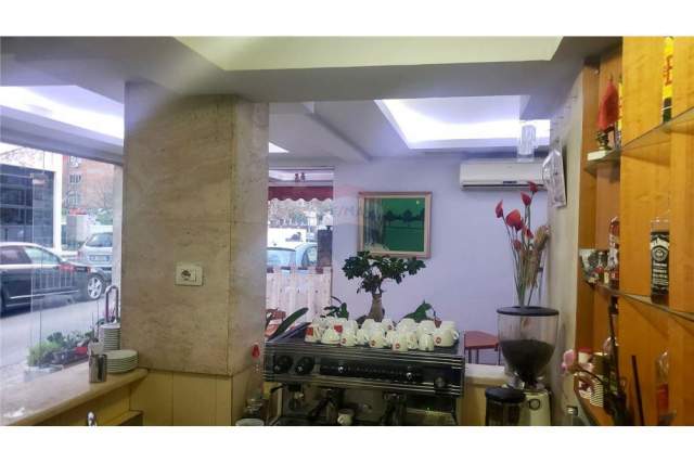 Tirane, jepet me qera lokal Kati 0, 65 m² 800 Euro (21 dhjetori)