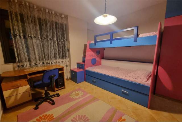 Tirane, jepet me qera apartament 2+1+BLK Kati 2, 111 m² 600 Euro (Skender Luarasi)