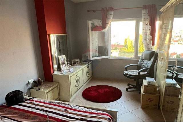 Tirane, jepet me qera apartament 2+1+BLK Kati 8, 95 m² 480 Euro (Don Bosko)