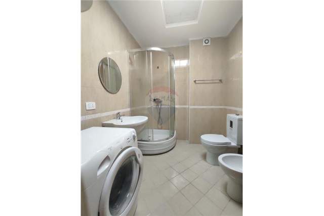 Tirane, jepet me qera garsonier 1+1 Kati 3, 43 m² 400 Euro (Hasan Alla)