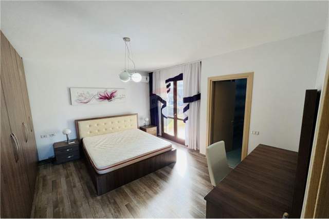 Tirane, jepet me qera apartament 2+1 110 m² 600 Euro