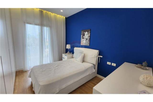 Tirane, jepet me qera apartament 2+1+BLK Kati 2, 108 m² 900 Euro (Kopeshti Botanik)