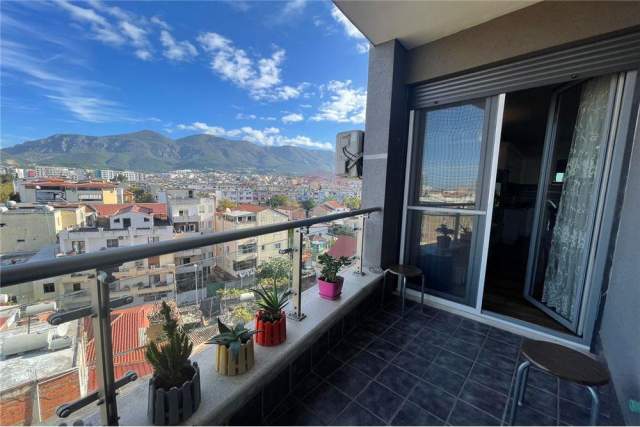 Tirane, jepet me qera apartament 2+1+BLK Kati 5, 105 m² 700 Euro (Rruga Qemal Stafa)