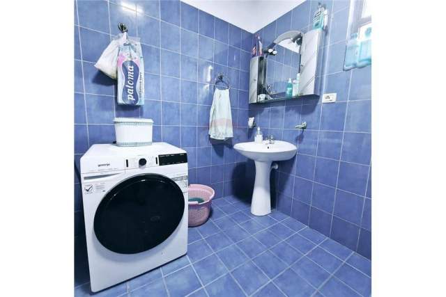 Tirane, jepet me qera Vile 2+1 Kati 1, 425 Euro (Laprake)