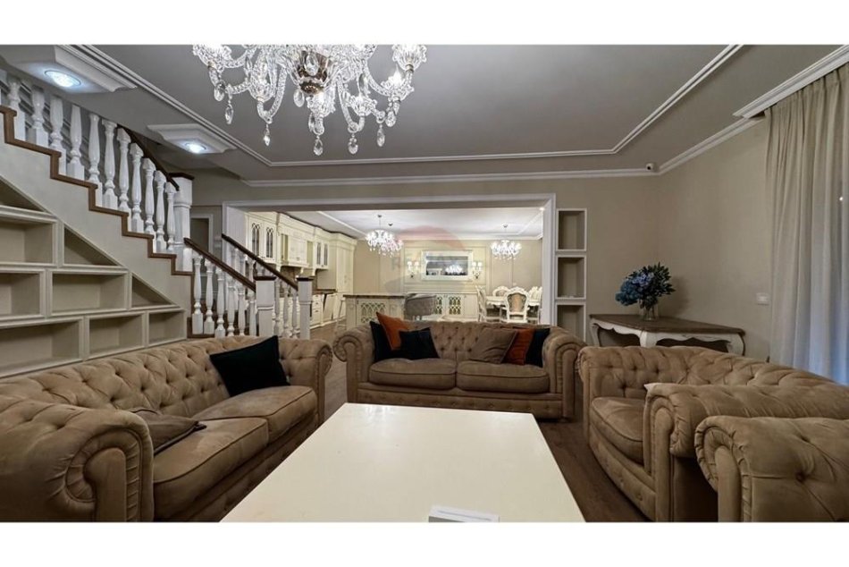 Tirane, jepet me qera apartament duplex Dublex , 1.500 €