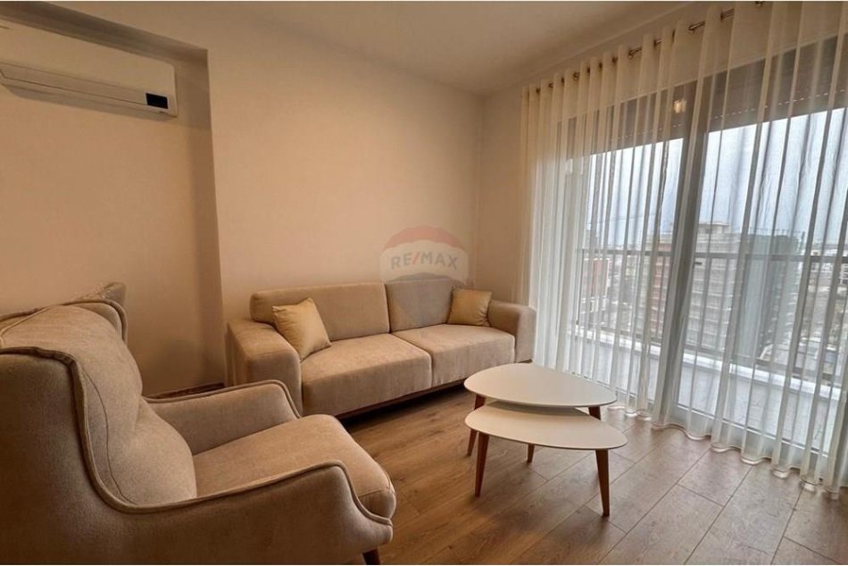 Tirane, jepet me qera apartament 1+1 Kati 6, 75 m² 550 € (Bulevardi i Ri, St. Trenit)