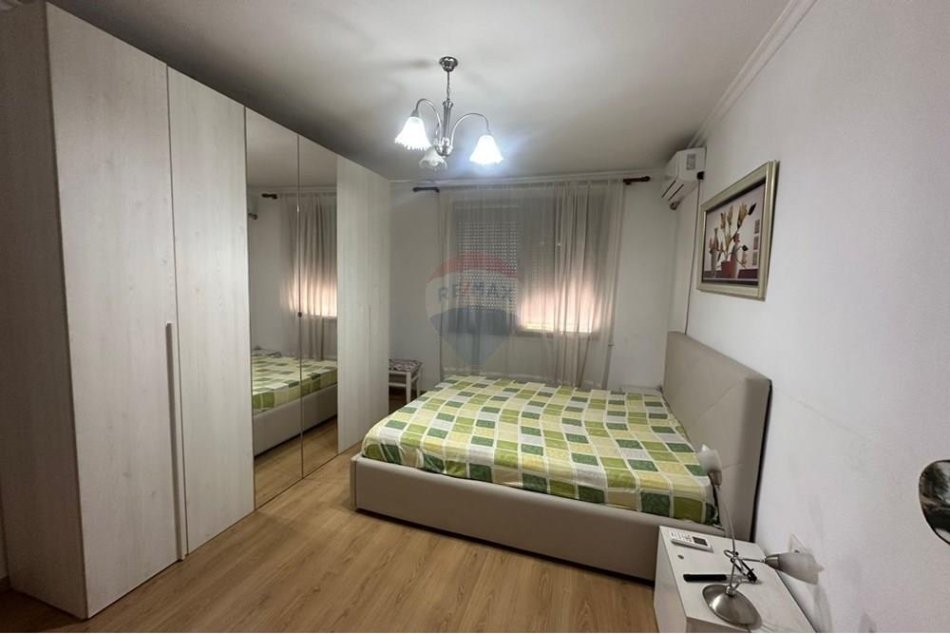 Tirane, jepet me qera apartament 1+1 Kati 2, 65 m² 450 € (rruga Tefta Tashko)