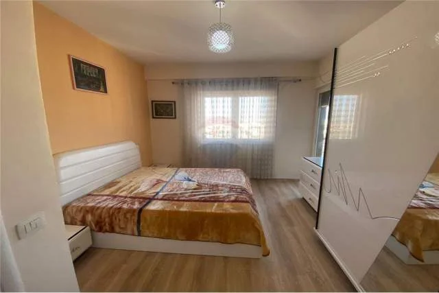 Tirane, ofert apartament 3+1 120 m² 600 Euro