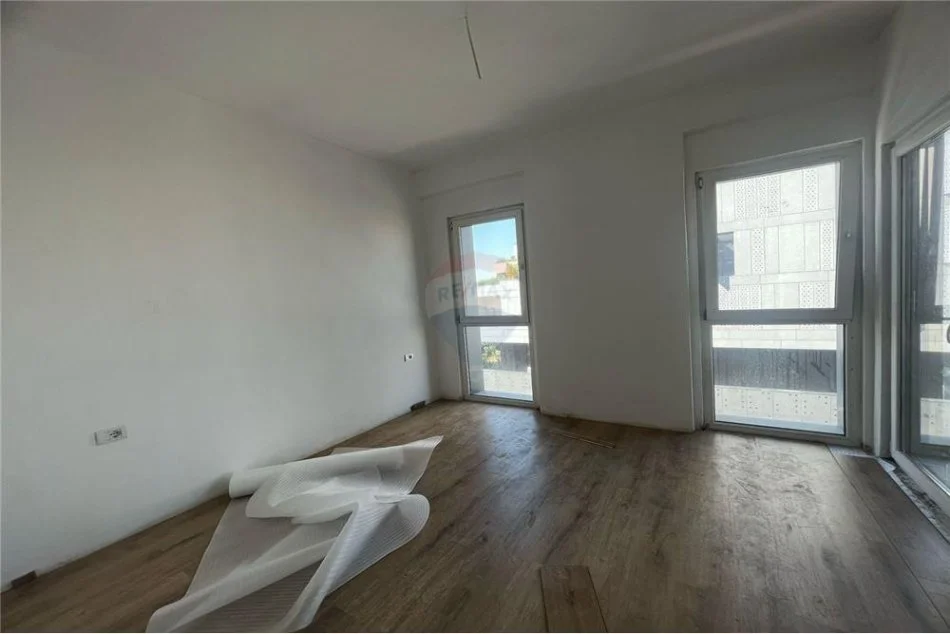 Apartament 1+1 Per Shitje Prane Farmacia 10!