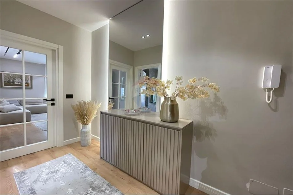 APARTAMENT 2+1 PER SHITJE TEK OPTIKA ROMA!