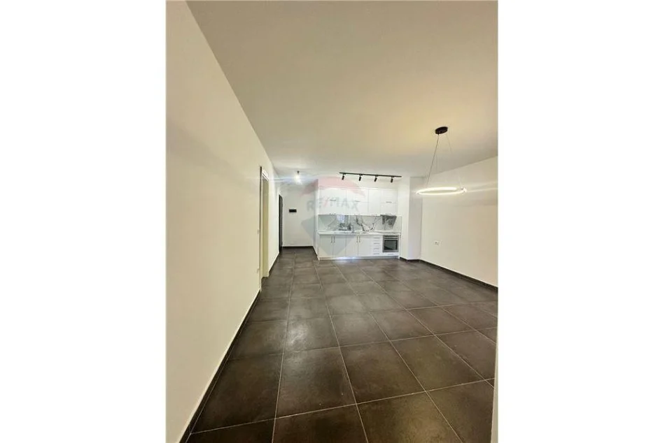 Tirane, shitet apartament 2+1, Kati 4, 155,000 € (Liqeni i Thate)