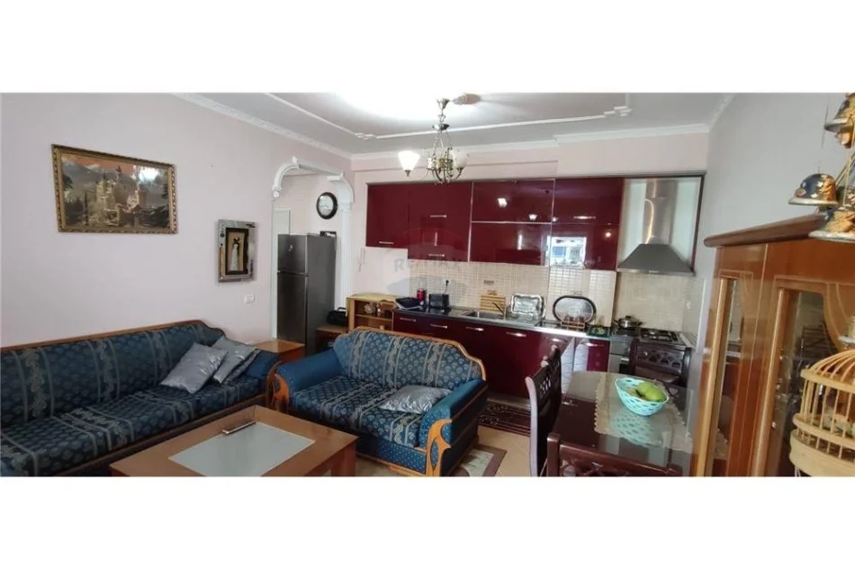 Tirane, shitet apartament 1+1, Kati 2, 72 m2 79,000 € (Fresku)