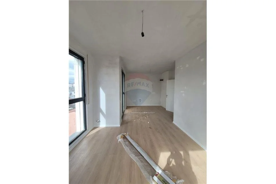 Tirane, shitet apartament 2+1+Ballkon, Kati 6, 105 m2 160,000 € (ISH VENUE)