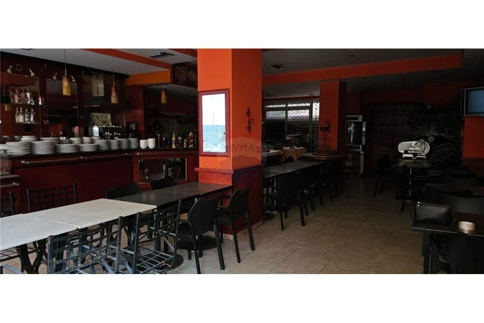 Tirane, jepet me qera lokal , Kati 0, 130 m² 300,000 € (Komuna e Parisit)