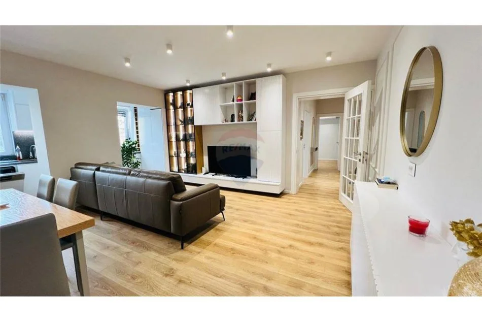 Tirane, jepet me qera apartament 2+1 Kati 2, 110 m² 1,000 € (Sulejman Pasha)