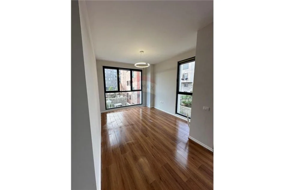 Tirane, shitet apartament 2+1 Kati 1, 105 m² 175,000 € (Xhamlliku - Porcelan - Xhamlliku, Shqipëri)