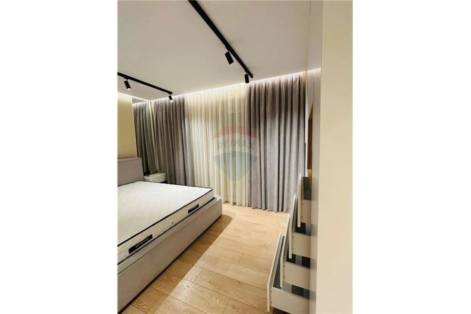 Shqiperi, jepet me qera 2+1+Ballkon Kati 6, 105 m² 1.000 € (Rruga e Kosovareve)