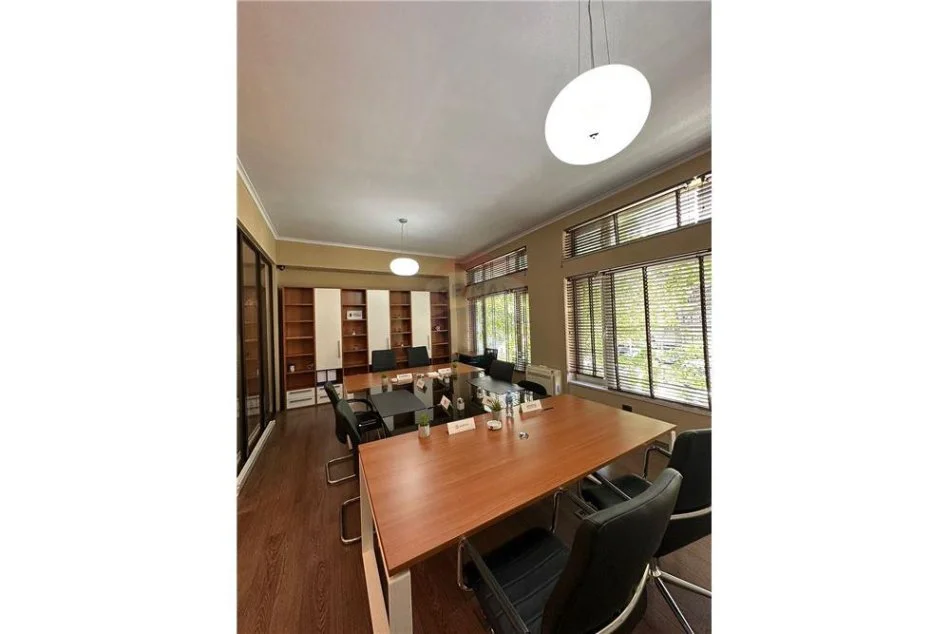 Shqiperi, jepet me qera Kati 2, 80 m² 1.500 € (Bulevardi Gjergj Fishta)