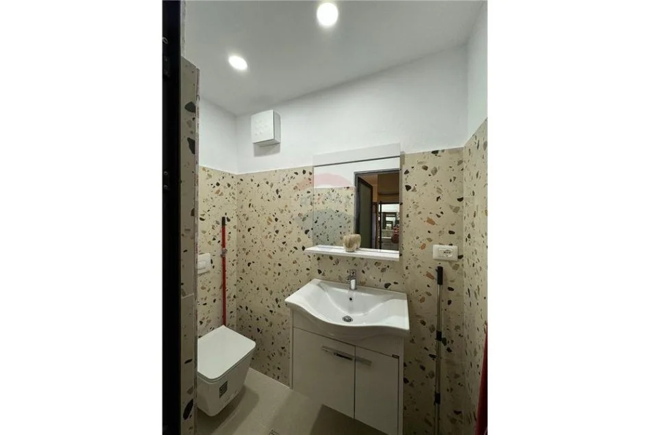 Tirane, jap me qera apartament 2+1+Ballkon Kati 3, 120 m² 600 € (DON BOSCO)