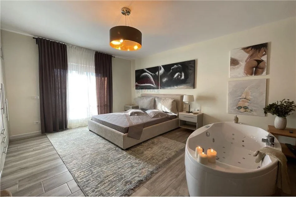 Tirane, jepet me qera apartament 2+1+Ballkon Kati 6, 110 m² 1.300 € (Kompleksi Delijorgji)