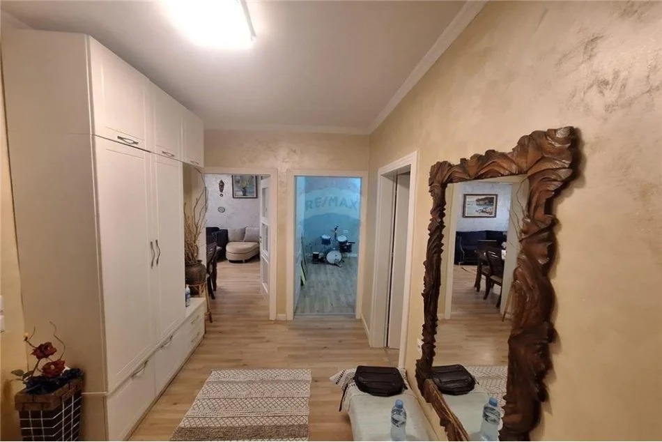 Tirane, jepet me qera apartament 2+1 Kati 5, 104 m² 520 € (Rruga Kongresi i Manastirit)