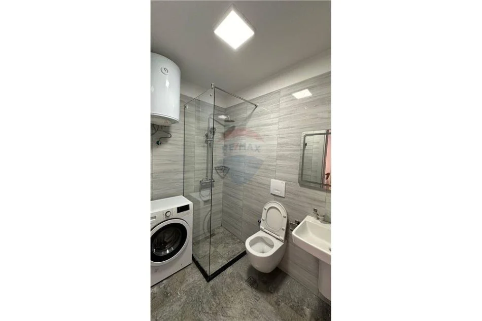 Tirane, jepet me qera apartament 1+1 Kati 2, 55 m² 500 € (Rruga e Dibres)