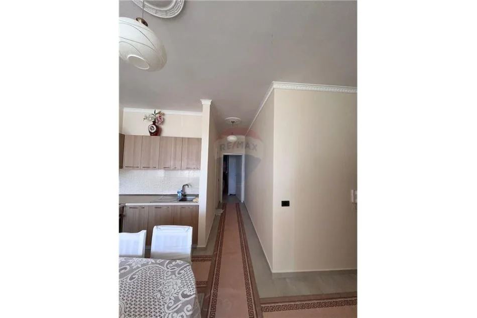 Tirane, jepet me qera apartament 2+1 Kati 5, 80 m² 500 € (Selite e vjeter, Kopshti Botanik)