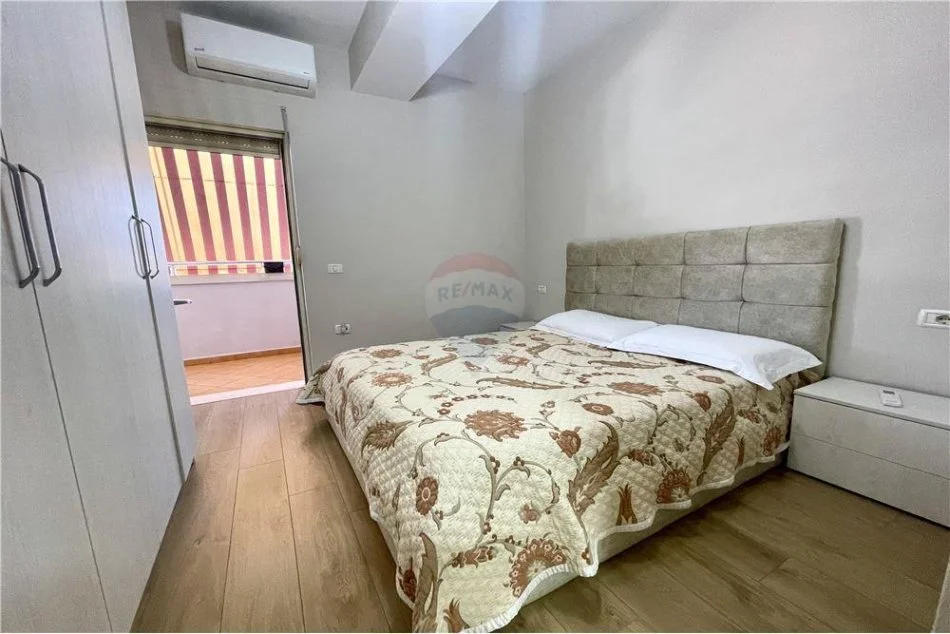 Tirane, jepet me qera apartament 1+1 Kati 5, 65 m² 500 € (riza cerova)