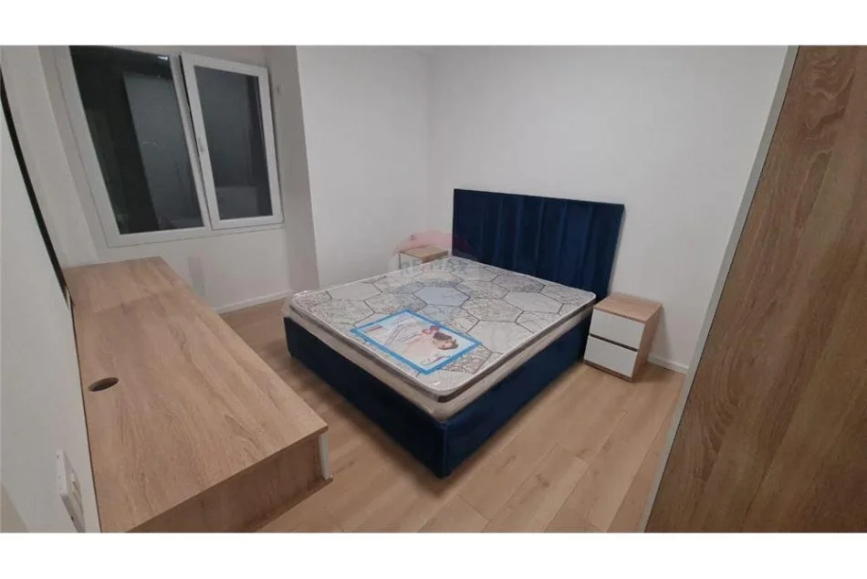 Tirane, jepet me qera apartament 2+1 Kati 9, 73 m² 650 € (Benjamin Kruta)