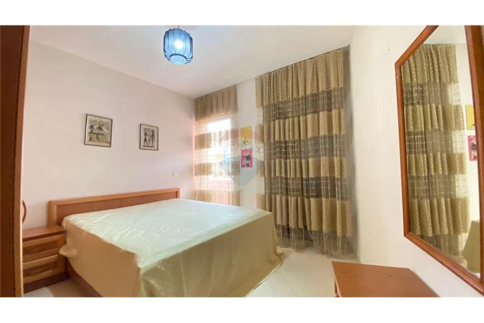 Tirane, jepet me qera apartament 1+1 Kati 3, 60 m² 600 € (Dervish Hima)