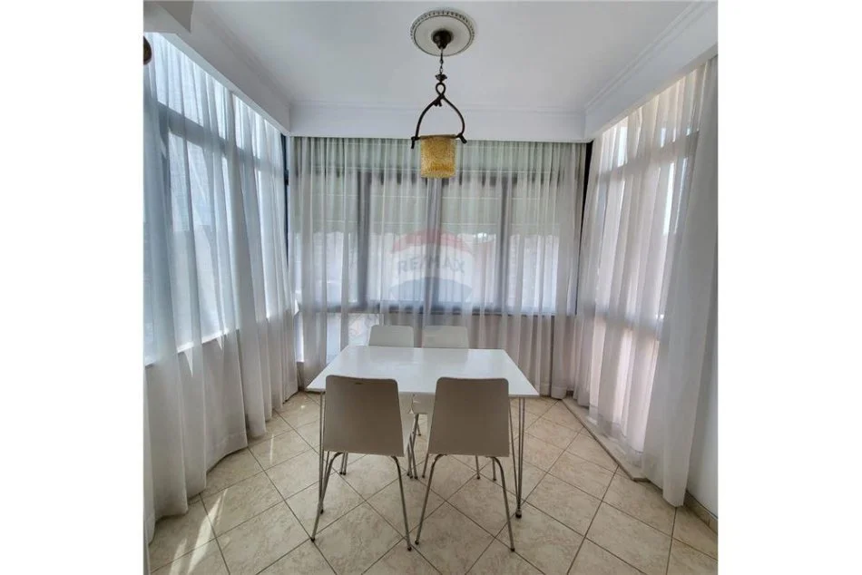 Tirane, jepet me qera apartament 2+1 Kati 8, 100 m² 650 € (Rruga e Kavajes - Qendër)