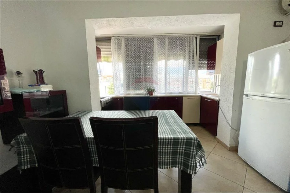 Tirane, shitet apartament 2+1 Kati 5, 59 m² 95.000 € (Pediatria - Rruga Kongresi i Manastirit)