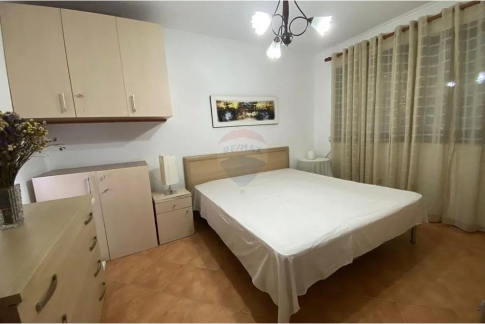 Tirane, jepet me qera apartament 3+1 , 114 m² 700 € (Frosina Plaku - 21 Dhjetori,)