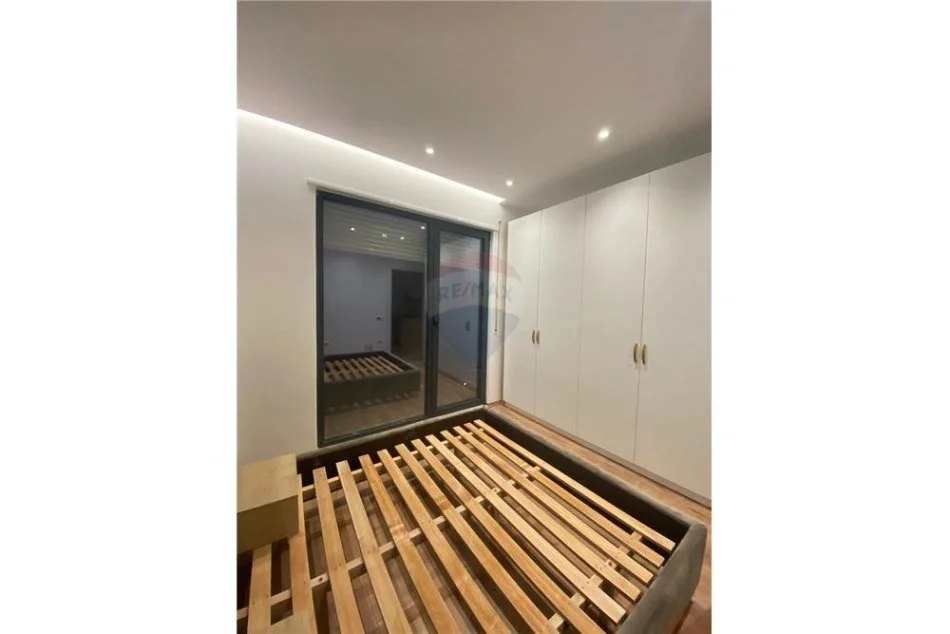 Tirane, shitet apartament 1+1+Ballkon Kati 3, 59 m² 103.000 € (Rruga Aleksander Moisiu)