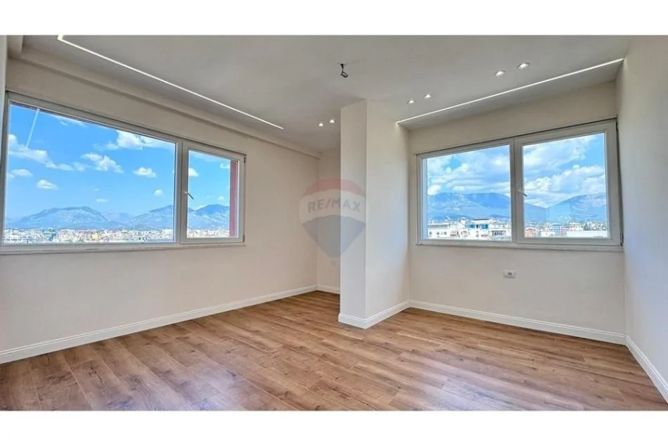 Tirane, shitet apartament 2+1 Kati 10, 93 m² 199.000 € 