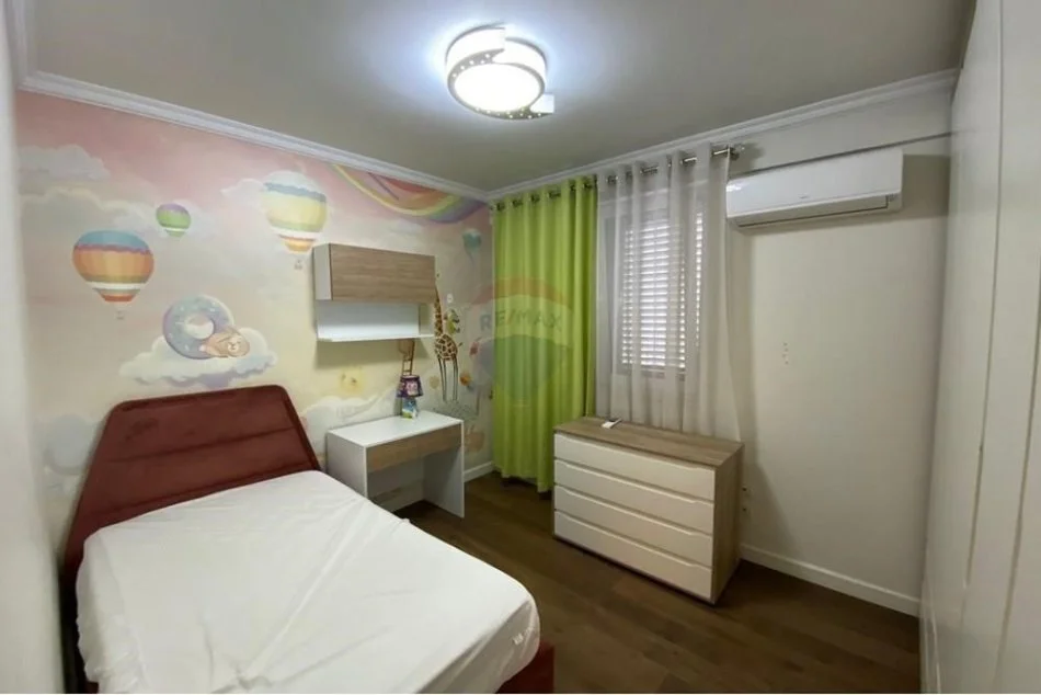 Tirane, jepet me qera apartament 2+1 Kati 2, 100 m² 1.500 € (QIRA, APARTAMENT 2+1, STADIUMIT AIR ALBANIA!)