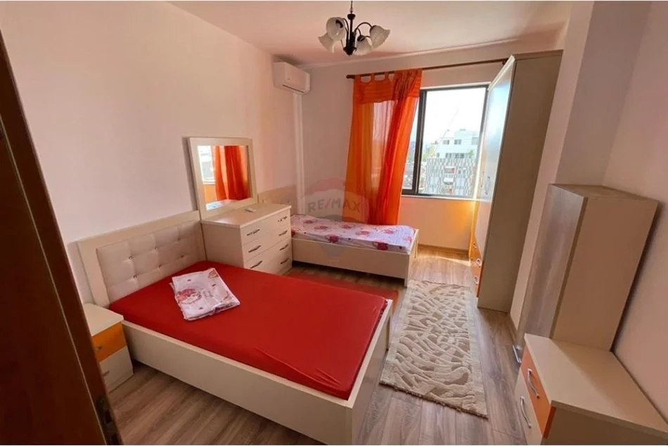 Tirane, jepet me qera apartament 2+1 Kati 7, 110 m² 700 € (Rruga Muhamet Gjollesha)