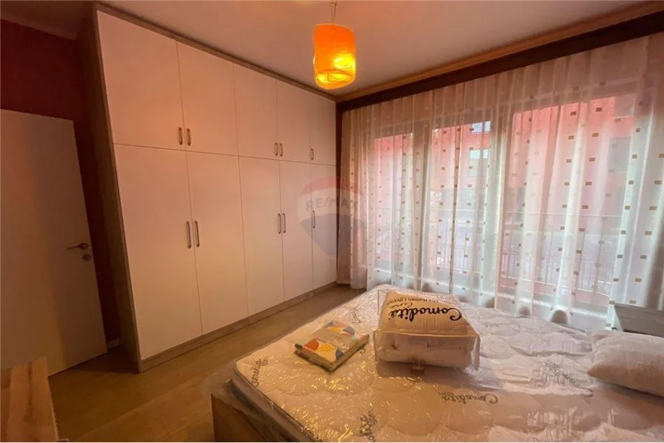 Tirane, jepet me qera apartament 1+1 Kati 3, 65 m² 500 € (Kodra e diellit)