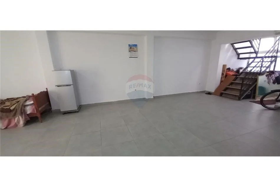 Tirane, shitet ambjent biznesi Kati 2, 141 m² 170.000 € (SHITET AMBIENT BIZNESI TEK RRUGA E DIBRES!)